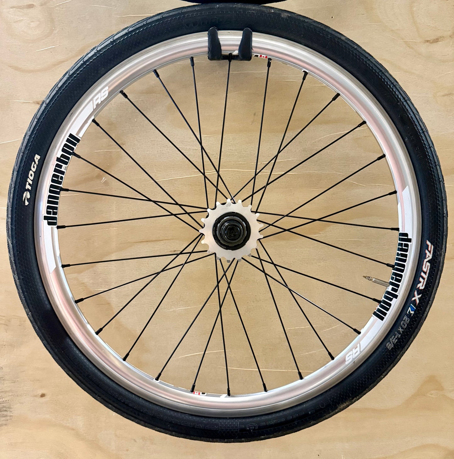 Expert 28h Dangerboy Wheelset Silver (New Tires)
