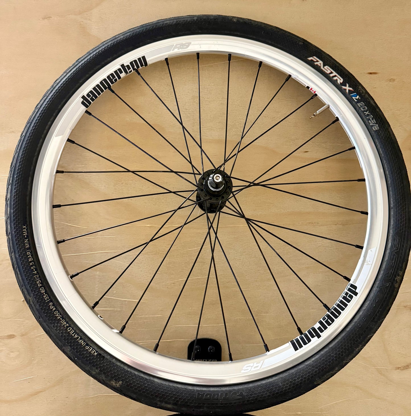 Expert 28h Dangerboy Wheelset Silver (New Tires)