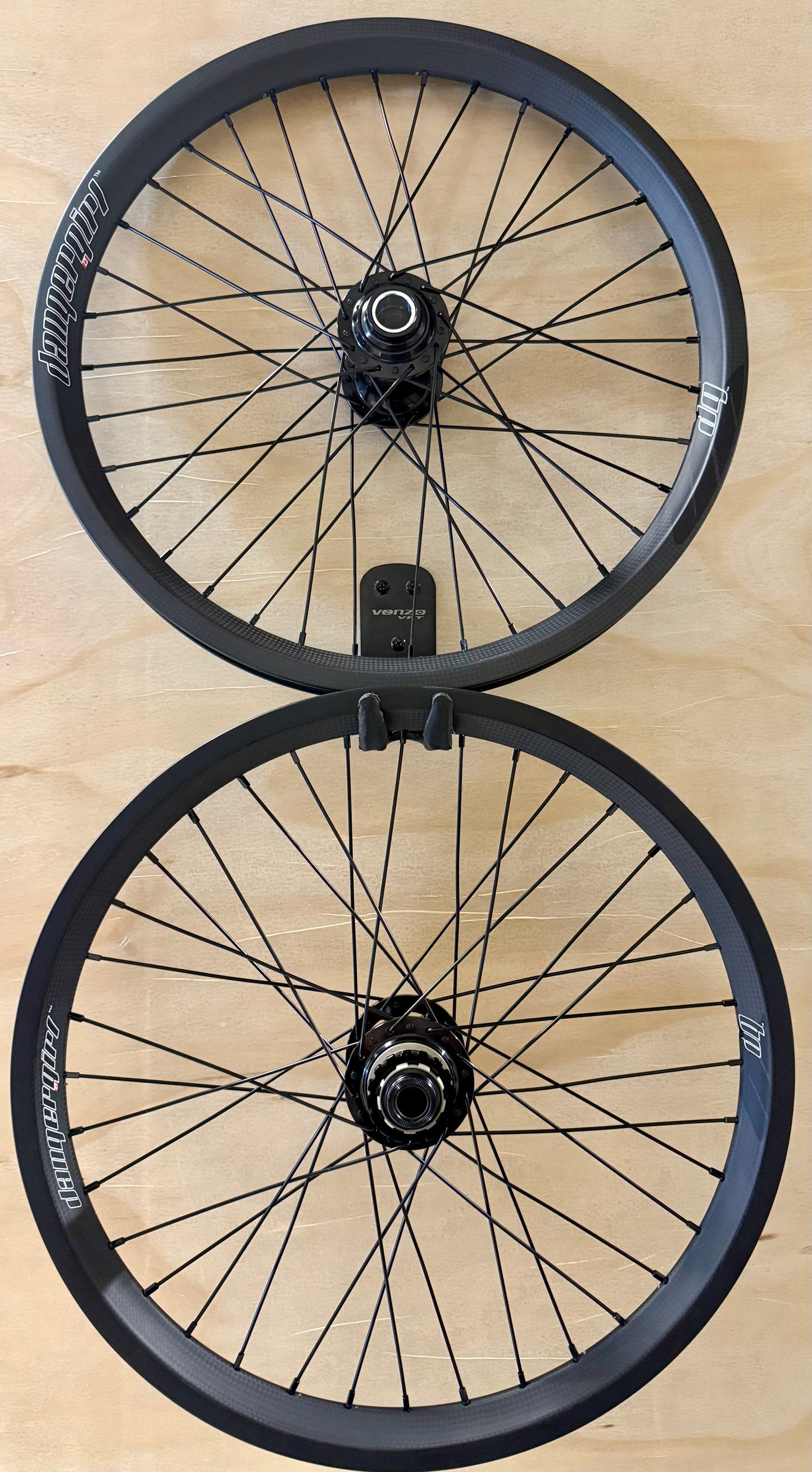 Pro 36h Dangergirl Carbon Wheelset