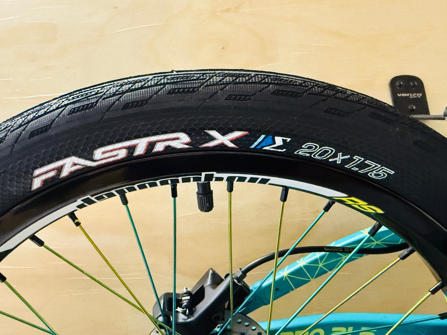 Meybo Holeshot Pro 21.5 – Custom Build (Rainbow Edition)